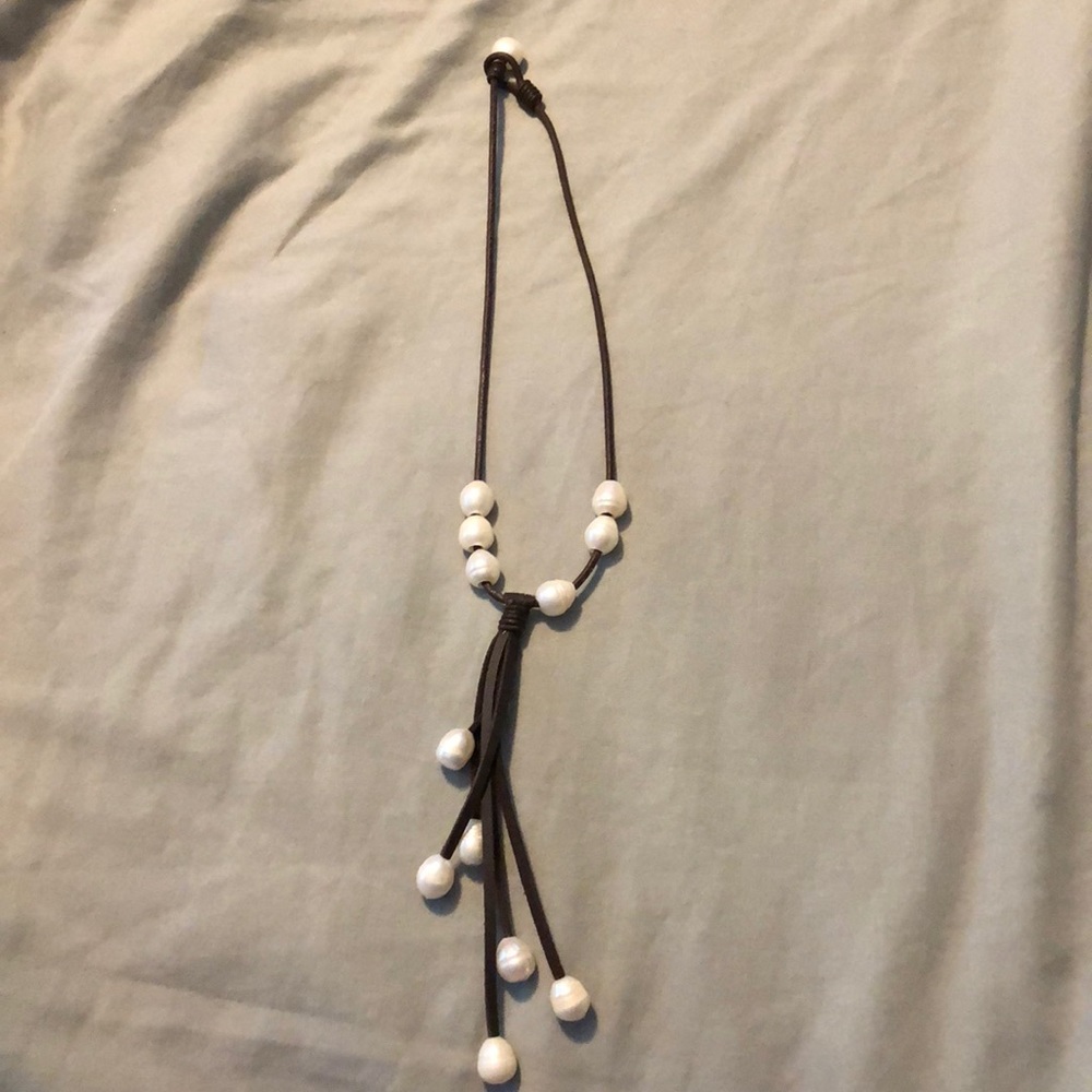Beautiful peal faux leather necklace NWOT
